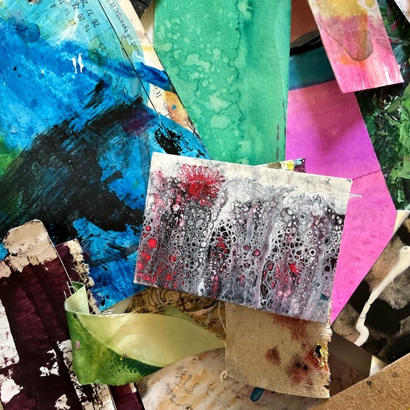 Hand painted Ephemera Pack Art with up-cycled Funky Face cd case, 30+ Pieces - Picture 12 of 12